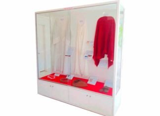 La milenaria indumentaria de INRI CRISTO